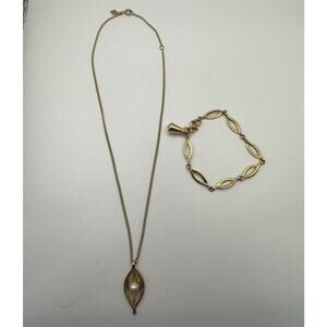 Vintage Sarah Coventry Gold Tone Necklace‎ And Bracelet Lot